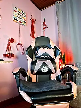 kenia thompsom01 online show from February 26, 2026, 11:04 pm