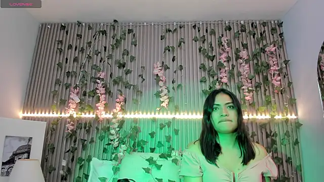 Georgia Vega online show from March 10, 2026, 7:41 pm