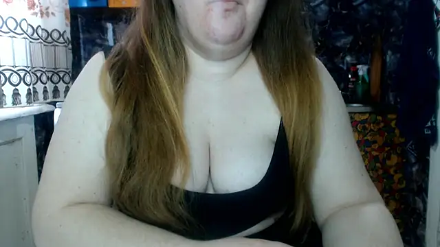 Snapshot of MaryShiny_ chatting on March 11, 2026, 8:42 am MaryShiny online show from March 11, 2026, 8:42 am