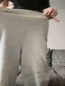 LeonieClaire online show from February 23, 2026, 3:09 pm