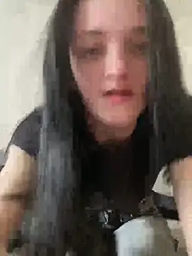 LeonieClaire online show from March 9, 2026, 3:05 pm