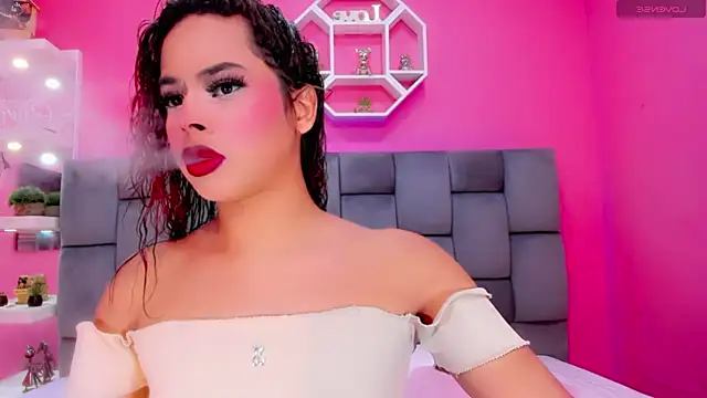 Snapshot of ManuelaJohnson chatting on May 9, 2026, 12:32 pm ManuelaJohnson online show from May 9, 2026, 12:32 pm