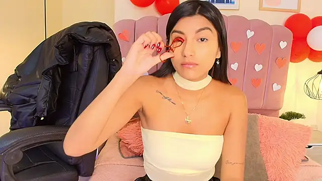 Ateneaaa  online show from February 18, 2026, 7:32 pm