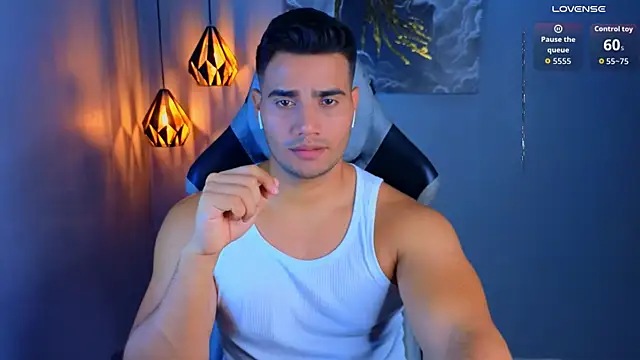 AndresRodriguez1 online show from May 1, 2026, 2:27 am