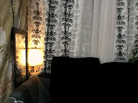 Snapshot of Queen-barbie chatting on July 15, 2026, 2:06 am Queen-barbie online show from July 15, 2026, 2:06 am