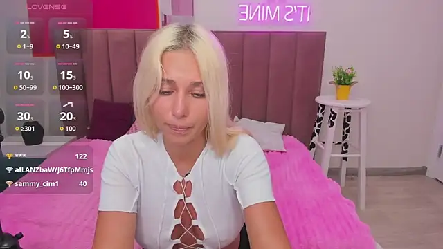 MIla Stunning online show from June 11, 2026, 2:53 am
