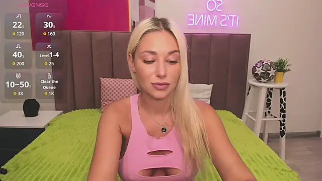 MIla Stunning online show from July 16, 2026, 1:22 am