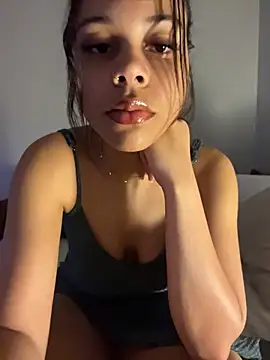 Snapshot of Petite_Baddie chatting on April 25, 2026, 6:16 am Petite Baddie online show from April 25, 2026, 6:16 am