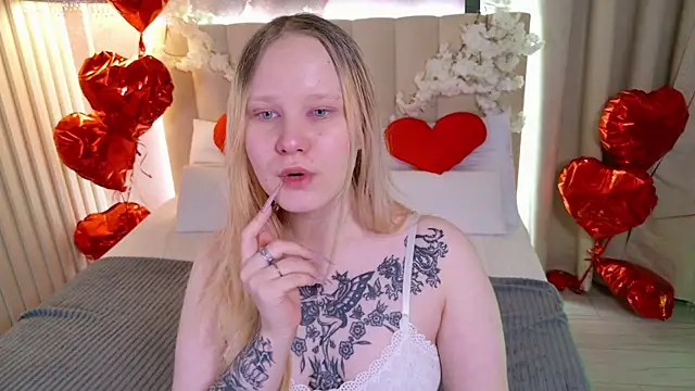 AnnieVibe online show from February 10, 2026, 5:39 pm