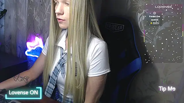Shiny Victoria online show from July 25, 2026, 7:39 am
