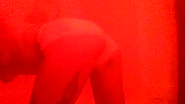 Snapshot of CrystalMaria8 chatting on July 11, 2026, 8:17 am CrystalMaria8 online show from July 11, 2026, 8:17 am