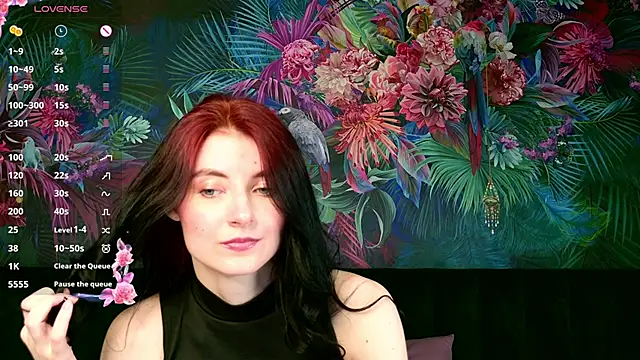NicoleLuxe online show from May 19, 2026, 7:20 pm