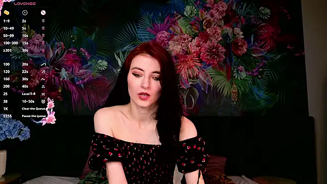 NicoleLuxe online show from May 20, 2026, 6:14 pm
