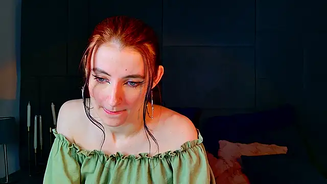 NicoleLuxe online show from June 1, 2026, 6:42 pm