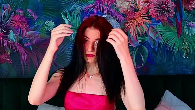 NicoleLuxe online show from July 7, 2026, 6:01 pm
