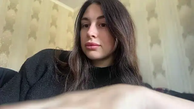 LiluMartiznir online show from April 12, 2026, 9:47 am
