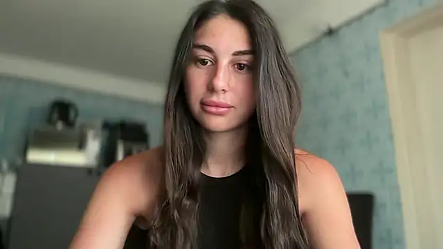 LiluMartiznir online show from July 8, 2026, 5:34 am