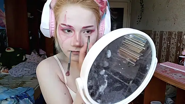 KathernSaulters online show from February 21, 2026, 7:09 am