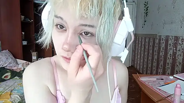 KathernSaulters online show from March 8, 2026, 7:01 am