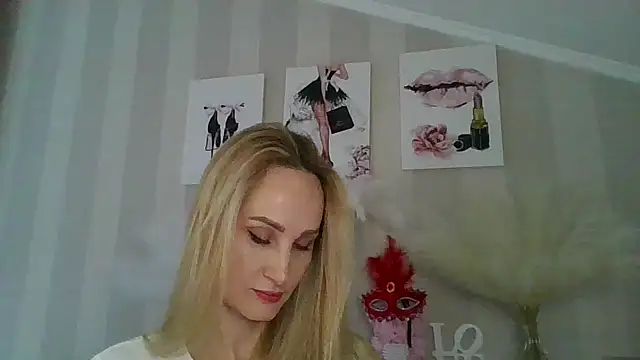 Kikki777 online show from February 11, 2026, 12:32 pm