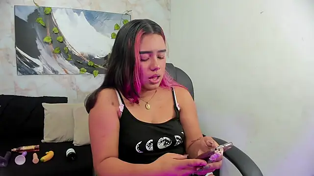 Lilith traviis online show from March 24, 2026, 7:24 am