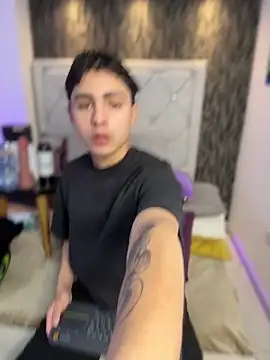 Samu Hott online show from February 9, 2026, 8:24 pm