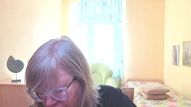 Emma Eclipsee online show from March 8, 2026, 10:52 am