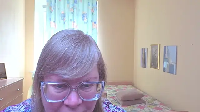 Snapshot of Emma_Eclipsee chatting on March 28, 2026, 10:59 am Emma Eclipsee online show from March 28, 2026, 10:59 am