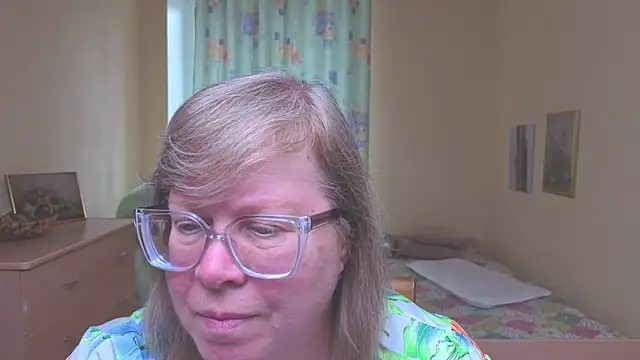 Snapshot of Emma_Eclipsee chatting on April 2, 2026, 11:08 am Emma Eclipsee online show from April 2, 2026, 11:08 am