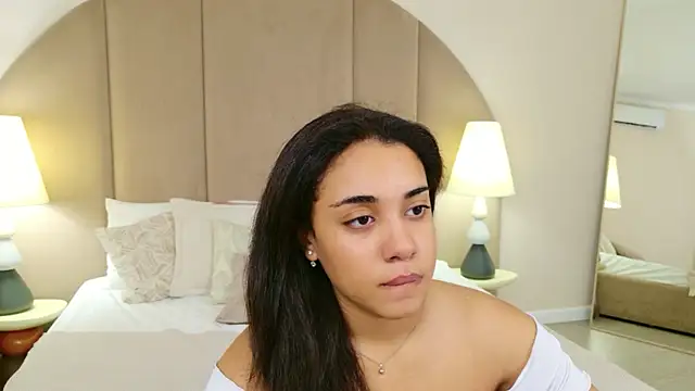 Luna Cortier online show from July 25, 2026, 5:27 am