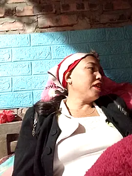 lena-cute online show from February 13, 2026, 11:12 pm