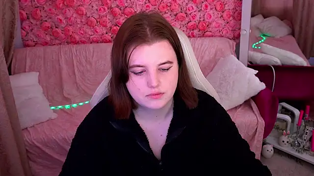 KristiFoxy online show from March 5, 2026, 6:42 am