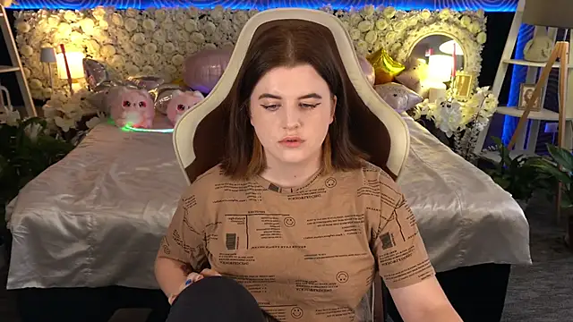 KristiFoxy online show from May 24, 2026, 12:32 pm