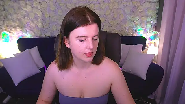 KristiFoxy online show from June 11, 2026, 4:54 am