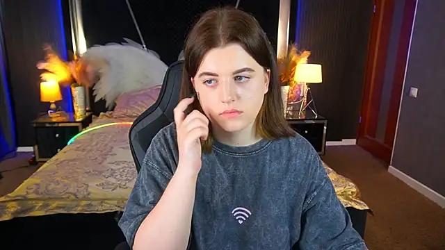 KristiFoxy online show from June 25, 2026, 12:42 pm