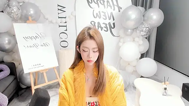 Snapshot of hotgirl0111 chatting on February 14, 2026, 11:51 am hotgirl0111 online show from February 14, 2026, 11:51 am