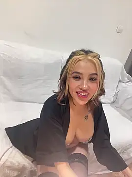 freyha20336 online show from February 7, 2026, 8:45 pm