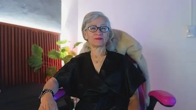 miss monserrate01 online show from February 9, 2026, 12:53 pm