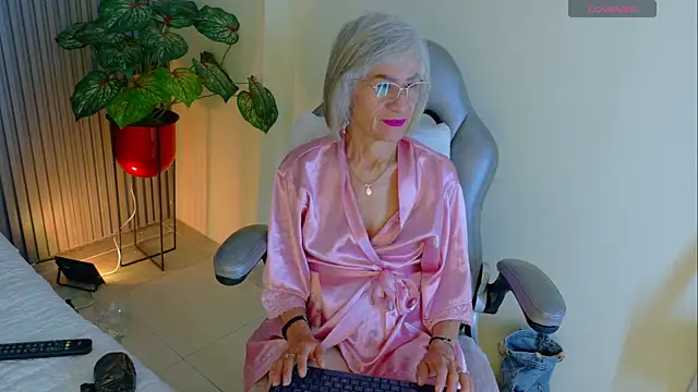 Snapshot of miss_monserrate01 chatting on July 11, 2026, 2:42 pm miss monserrate01 online show from July 11, 2026, 2:42 pm