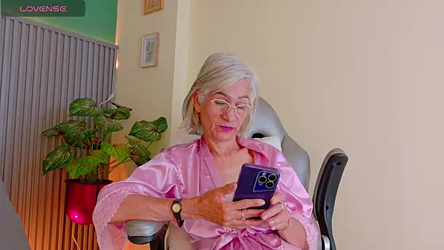 Snapshot of miss_monserrate01 chatting on July 21, 2026, 2:08 pm miss monserrate01 online show from July 21, 2026, 2:08 pm