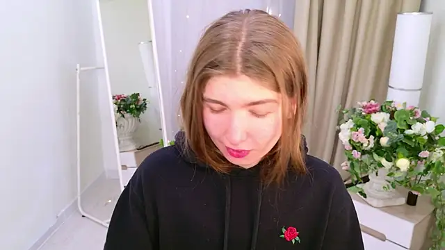 Bubble Chloe online show from May 1, 2026, 1:37 pm
