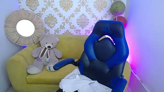 ALISS M  online show from March 9, 2026, 8:13 pm