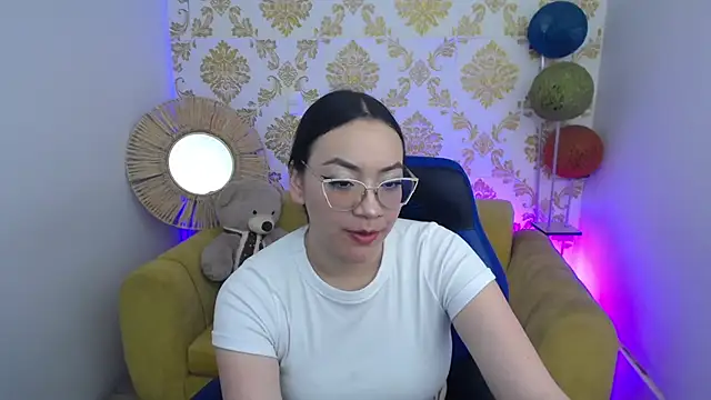 ALISS M  online show from March 15, 2026, 2:12 pm