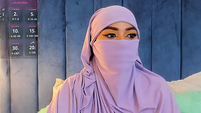 fatimarab   online show from March 13, 2026, 3:24 am