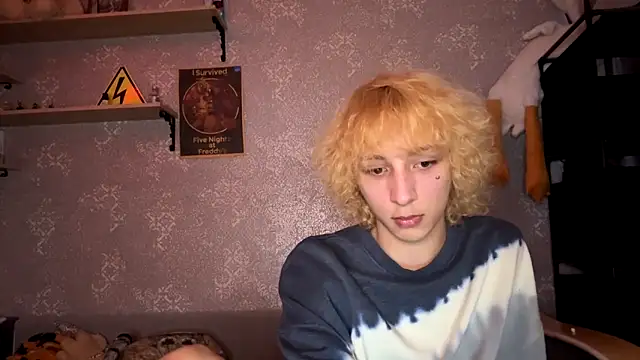 Snapshot of Fred_bucks chatting on March 9, 2026, 12:42 pm Fred bucks online show from March 9, 2026, 12:42 pm