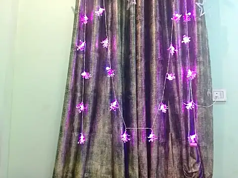 LIZNA 0 online show from March 3, 2026, 6:47 pm