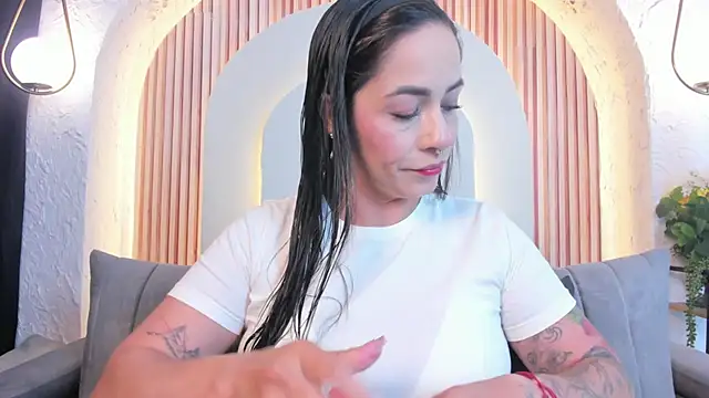 Snapshot of violet_scott_ chatting on June 30, 2026, 10:49 am violet scott online show from June 30, 2026, 10:49 am