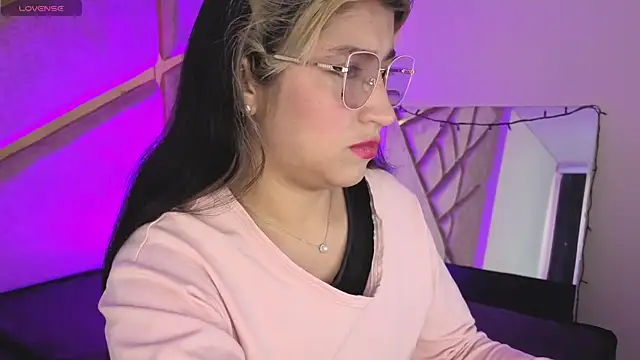 Dahiana Dmour  online show from February 23, 2026, 12:46 pm