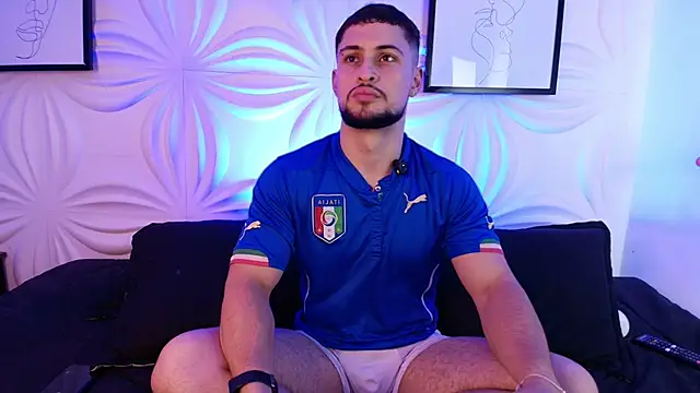 valenssio moretti online show from May 12, 2026, 1:47 am