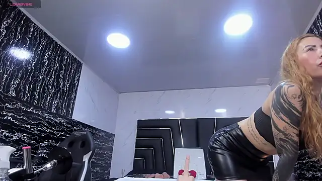 Ladyy Scarlett online show from July 2, 2026, 2:33 am